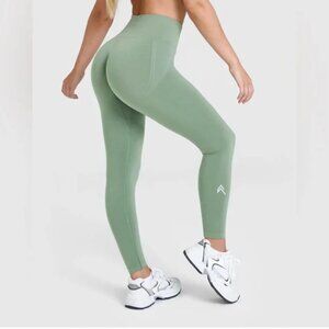 Oner Active Effortless Leggings - Sage Green (EUC)